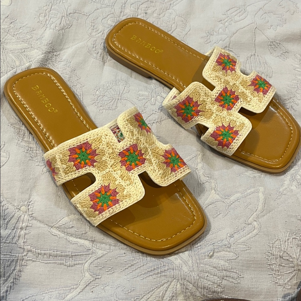 BAMBOO IDEA Floral Sandals - Cream and Brown - Picture 2 of 8